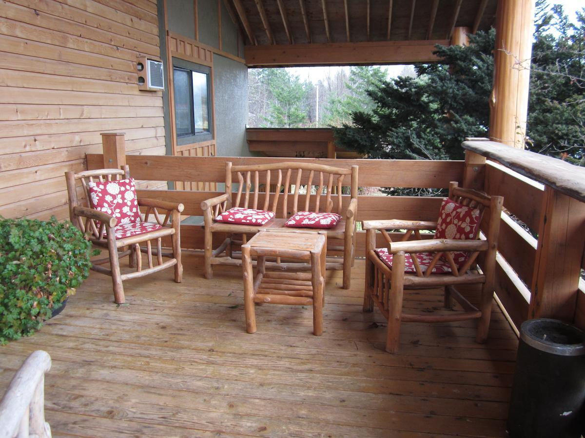Bella Coola Mountain Lodge Hagensborg Екстер'єр фото