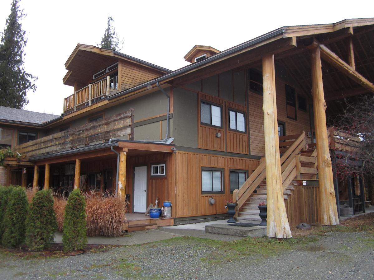 Bella Coola Mountain Lodge Hagensborg Екстер'єр фото
