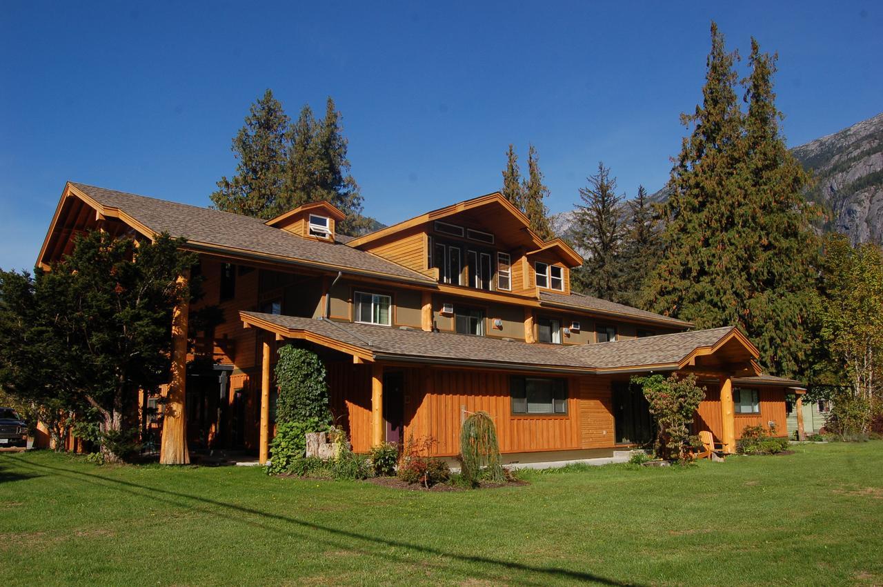 Bella Coola Mountain Lodge Hagensborg Екстер'єр фото