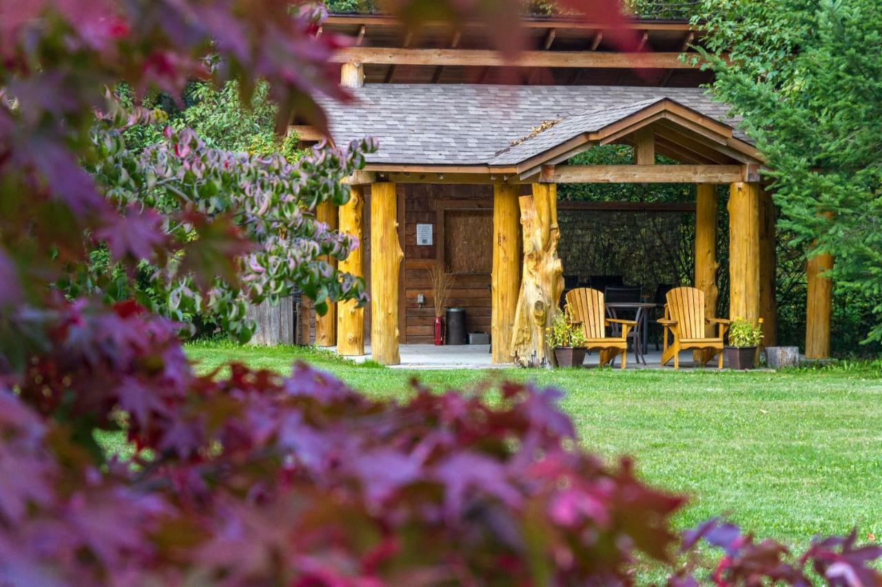Bella Coola Mountain Lodge Hagensborg Екстер'єр фото